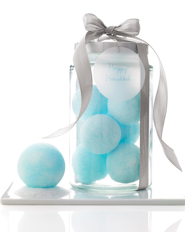 bath snow balls gifts in a jar