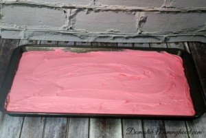 how to make a shape inside of a cake process 1