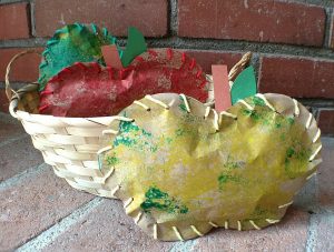 apple-lace-up-kids-craft