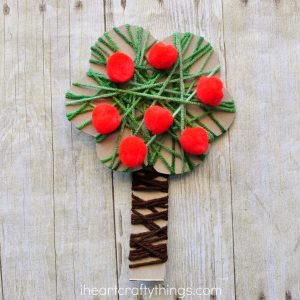 yarn-wrapped-apple-tree