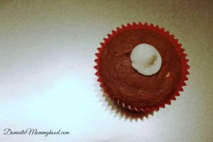 sparkling-snowman-cupcakes