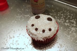 sparkling-snowman-cupcakes
